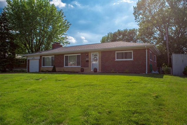 8509 Larry Del St Louis, MO House Sold - Photo 1 of 28. Opens carousel modal
