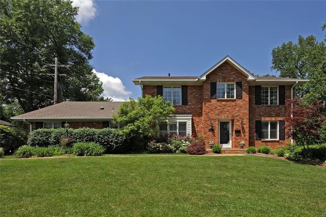 2 Cricket Lane Brentwood, MO House Sold - Photo 1 of 26. Opens carousel modal