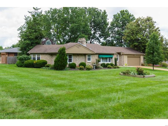 3 Dorclin Lane St Louis, MO House Sold - Photo 1 of 33. Opens carousel modal