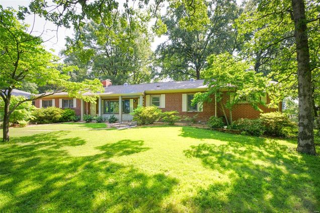 20 Concord Lane St Louis, MO House Sold - Photo 1 of 26. Opens carousel modal