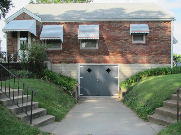 31 Lemay Gardens St Louis, MO House Sold - Photo 1 of 39. Opens carousel modal