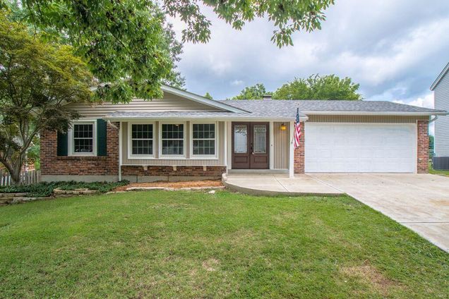 2907 Piney Pointe Drive St Louis, MO House Sold - Photo 1 of 31. Opens carousel modal