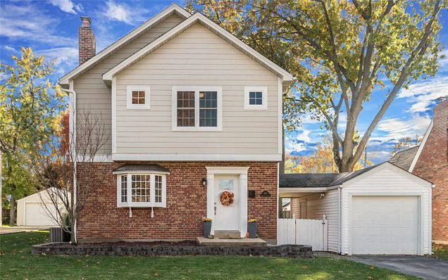826 Chelsea Avenue St Louis, MO House Sold - Photo 1 of 47. Opens carousel modal