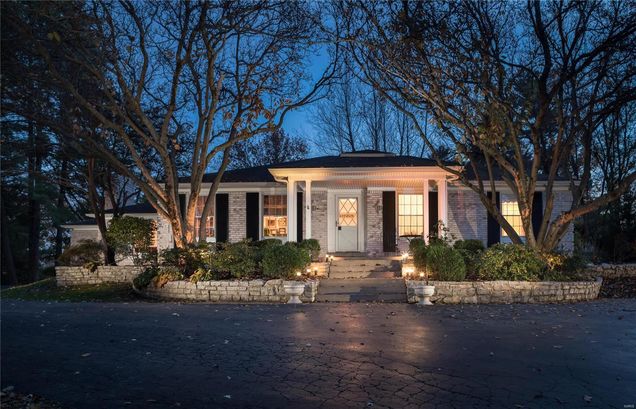 512 High Meadow Road Frontenac, MO House Sold - Photo 1 of 36. Opens carousel modal