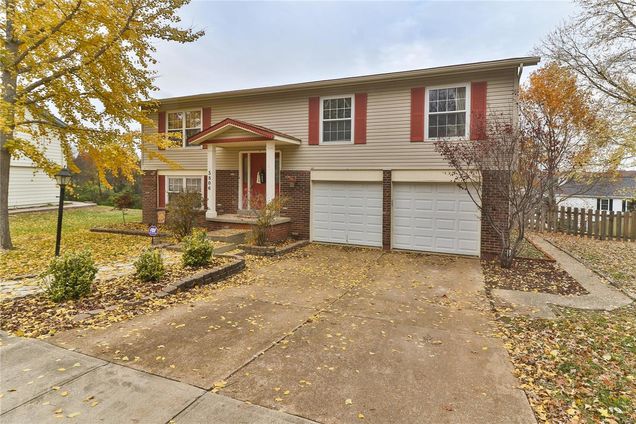 5806 Falcon View Lane St Louis, MO House Sold - Photo 1 of 32. Opens carousel modal