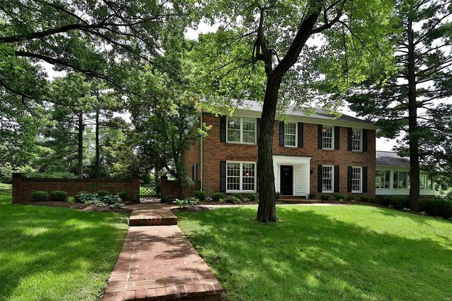 9832 Countryshire Place Creve Coeur, MO House Sold - Photo 1 of 20. Opens carousel modal