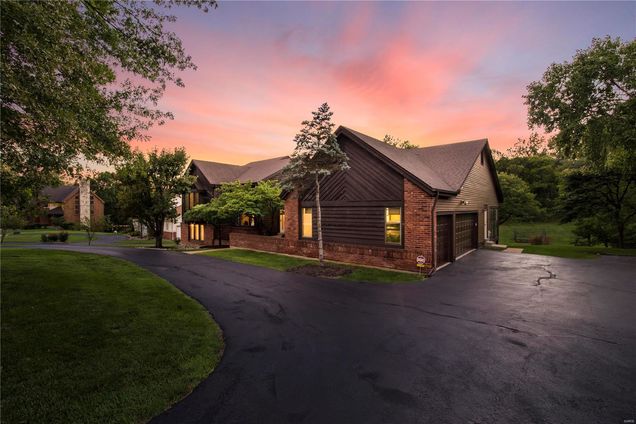 21 Maclane Court St Louis, MO House Sold - Photo 1 of 43. Opens carousel modal