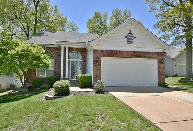 915 Oak Knoll Manor St Louis, MO House Sold - Photo 1 of 54. Opens carousel modal