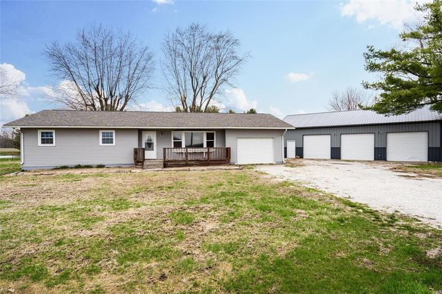 177 Fox Hunt Trail Walshville, IL House Sold - Photo 1 of 24. Opens carousel modal
