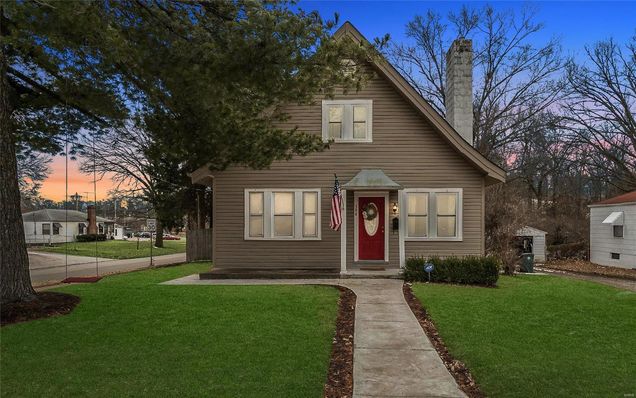 398 E Clinton St Louis, MO House Sold - Photo 1 of 34. Opens carousel modal