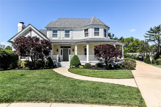 301 White House Farm Drive Chesterfield, MO House Sold - Photo 1 of 51. Opens carousel modal