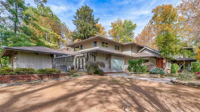 57 Log Cabin Drive St Louis, MO House Sold - Photo 1 of 43. Opens carousel modal