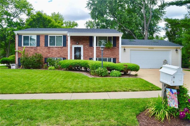 11757 Berrybell Maryland Heights, MO House Sold - Photo 1 of 14. Opens carousel modal