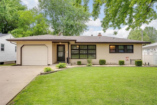 3 Linkous Drive Florissant, MO House Sold - Photo 1 of 22. Opens carousel modal
