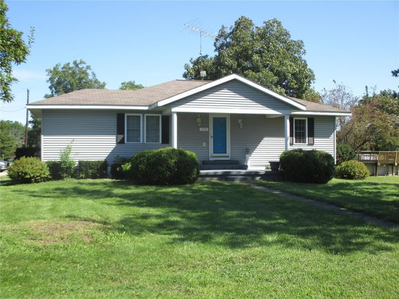 390 Sherman Street Carlyle, IL House Sold - Photo 1 of 32. Opens carousel modal