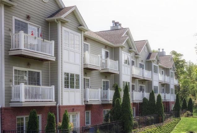 715 Windberry Court Kirkwood, MO Condo Sold - Photo 1 of 20. Opens carousel modal