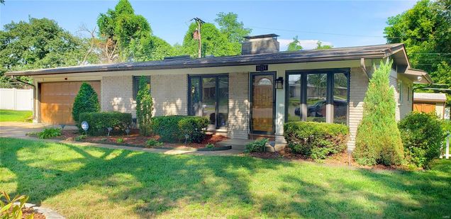 10214 Julius Northway Sunset Hills, MO House Sold - Photo 1 of 14. Opens carousel modal