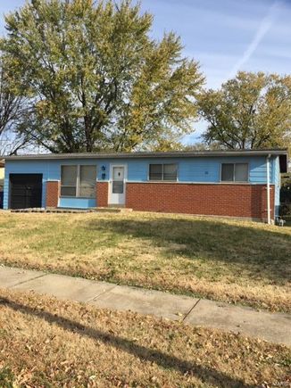 20 Olvera Circle Florissant, MO House Sold - Photo 1 of 9. Opens carousel modal