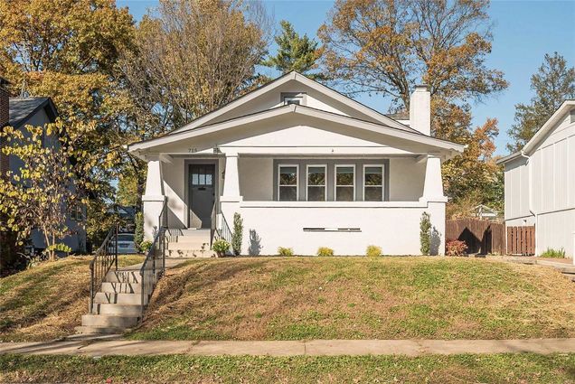 715 Oakway Place St Louis, MO House Sold - Photo 1 of 13. Opens carousel modal