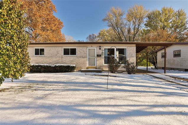 9 Ronda Drive Florissant, MO House Sold - Photo 1 of 23. Opens carousel modal