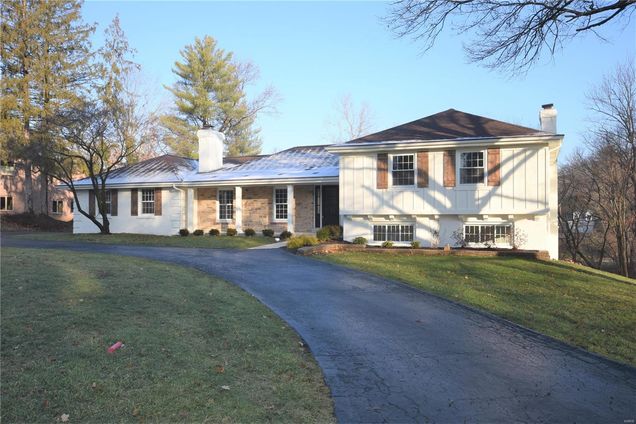 515 High Meadow Frontenac, MO House Sold - Photo 1 of 29. Opens carousel modal
