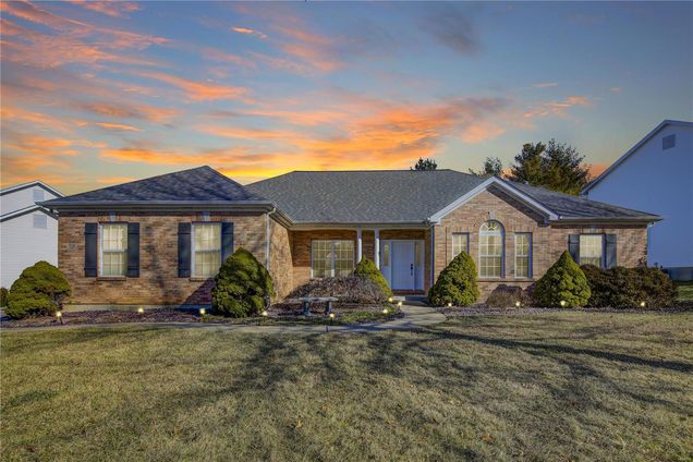 101 Woodcliffe Place Chesterfield, MO House Sold - Photo 1 of 21. Opens carousel modal