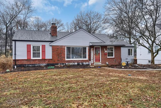 1013 Woodgate Dr St Louis, MO House Sold - Photo 1 of 25. Opens carousel modal