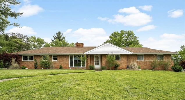 17 Grand Circle Drive Maryland Heights, MO House Sold - Photo 1 of 22. Opens carousel modal