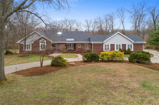 14 Clayton Hills Lane Town and Country, MO House Sold - Photo 1 of 43. Opens carousel modal