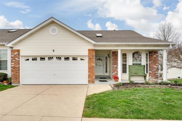 5 Twelve Oaks Unit 3C St Peters, MO House Sold - Photo 1 of 28. Opens carousel modal