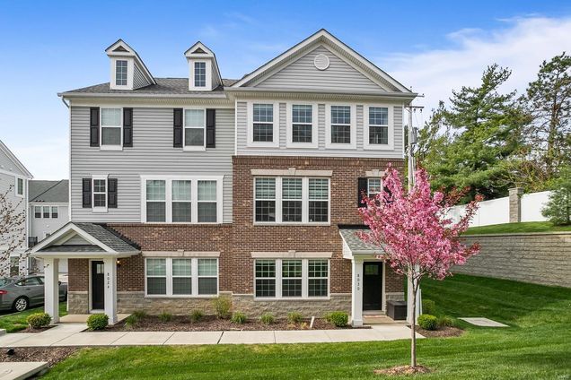 8030 Central Park St Louis, MO Townhouse Sold - Photo 1 of 38. Opens carousel modal