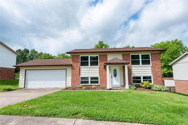 2940 Sean Parkway St Louis, MO House Sold - Photo 1 of 16. Opens carousel modal