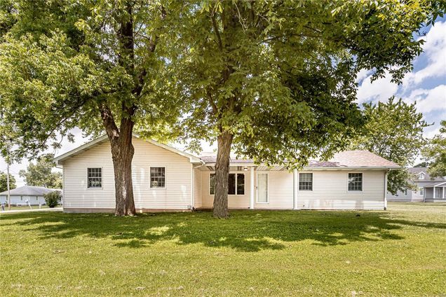 240 Washington Street Pocahontas, IL House Sold - Photo 1 of 31. Opens carousel modal