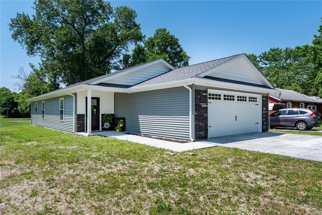 211 W Mohan Cambria, IL House Sold - Photo 1 of 21. Opens carousel modal