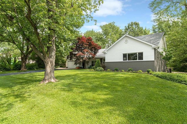 4 Bon Hills Drive St Louis, MO House Sold - Photo 1 of 50. Opens carousel modal
