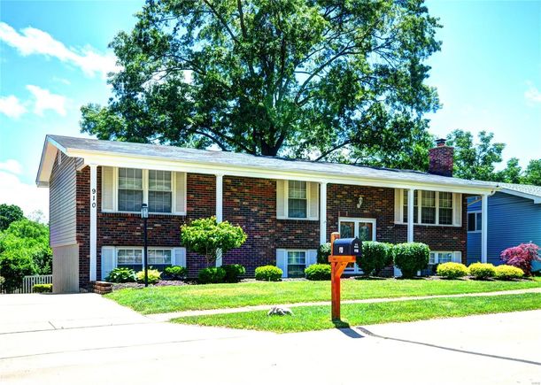 910 Queensbridge Road Manchester, MO House Sold - Photo 1 of 24. Opens carousel modal