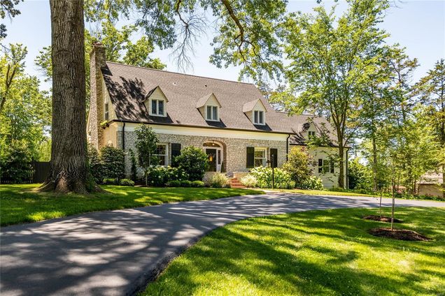 34 Clermont Lane Ladue, MO House Sold - Photo 1 of 47. Opens carousel modal