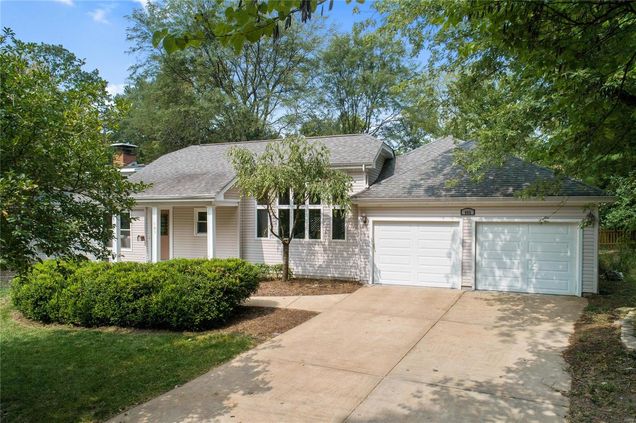 405 E Madison Avenue St Louis, MO House Sold - Photo 1 of 56. Opens carousel modal