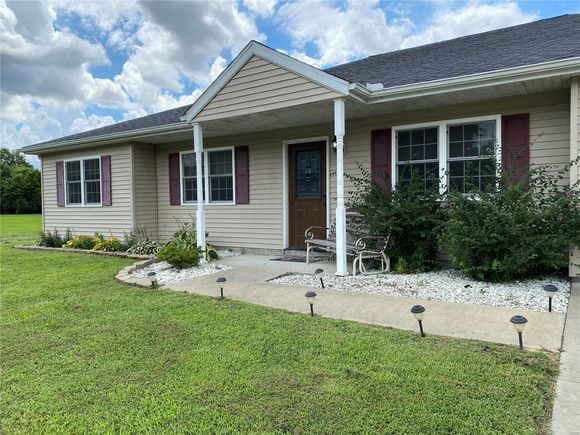 207 Noah Lane Carterville, IL House Sold - Photo 1 of 23. Opens carousel modal