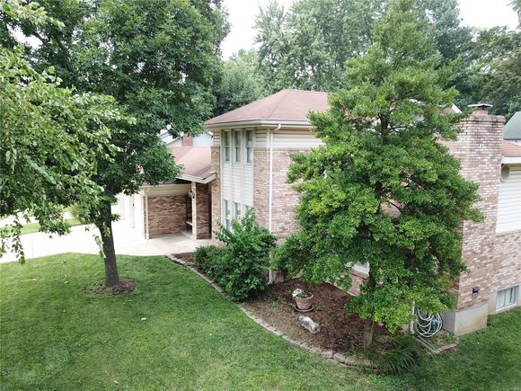 7835 Cardinal Ridge Court St Louis, MO House Sold - Photo 1 of 60. Opens carousel modal