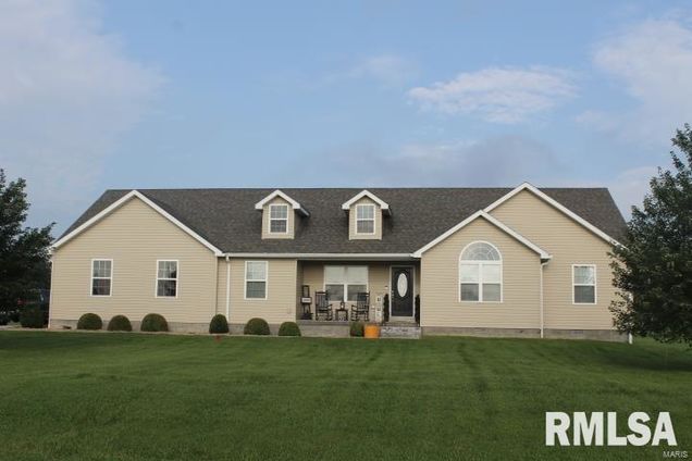 21 Jet Sawyer Lane De Soto, IL House Sold - Photo 1 of 33. Opens carousel modal