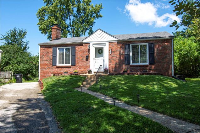 7729 Carleton Avenue St Louis, MO House Sold - Photo 1 of 25. Opens carousel modal