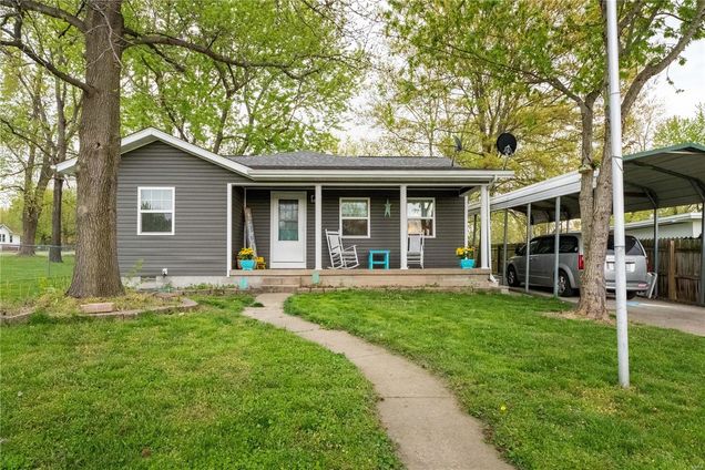 306 N Frye Pittsburg, IL House Sold - Photo 1 of 21. Opens carousel modal