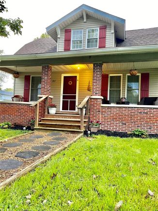 207 N Dudley Street Pittsburg, IL House Sold - Photo 1 of 28. Opens carousel modal