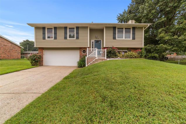 431 Springwood Place Court Florissant, MO House Sold - Photo 1 of 24. Opens carousel modal