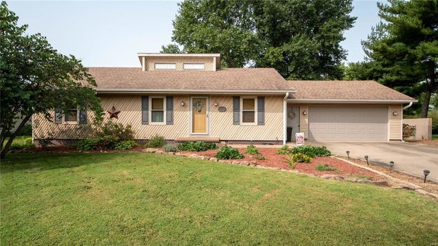 311 Shannon Avenue Energy, IL House Sold - Photo 1 of 23. Opens carousel modal
