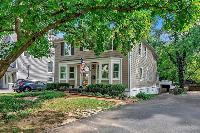512 Sunnyside Avenue St Louis, MO House Sold - Photo 1 of 36. Opens carousel modal