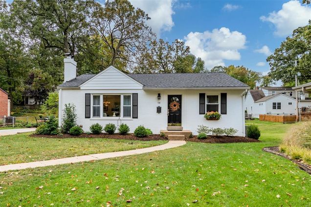 718 Chelsea Avenue St Louis, MO House Sold - Photo 1 of 31. Opens carousel modal