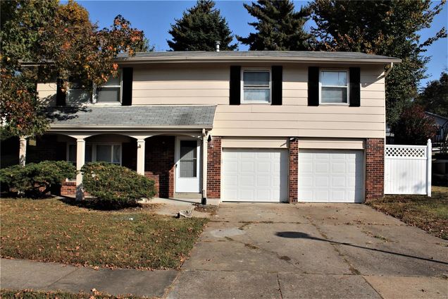 913 Queensbridge Manchester, MO House Sold - Photo 1 of 27. Opens carousel modal