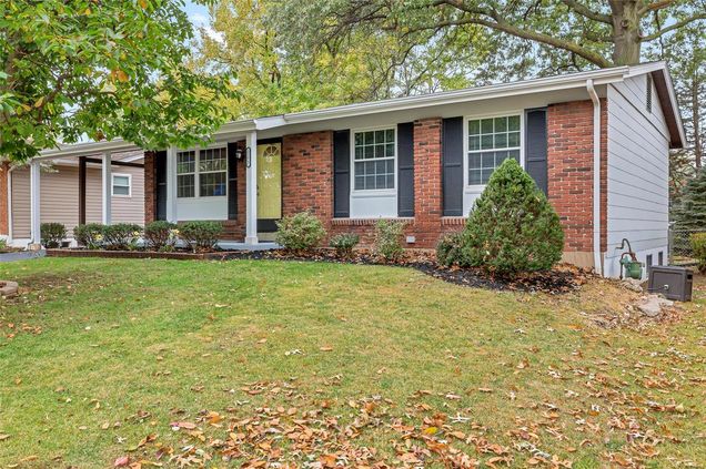 2277 Westglen Park Maryland Heights, MO House Sold - Photo 1 of 34. Opens carousel modal